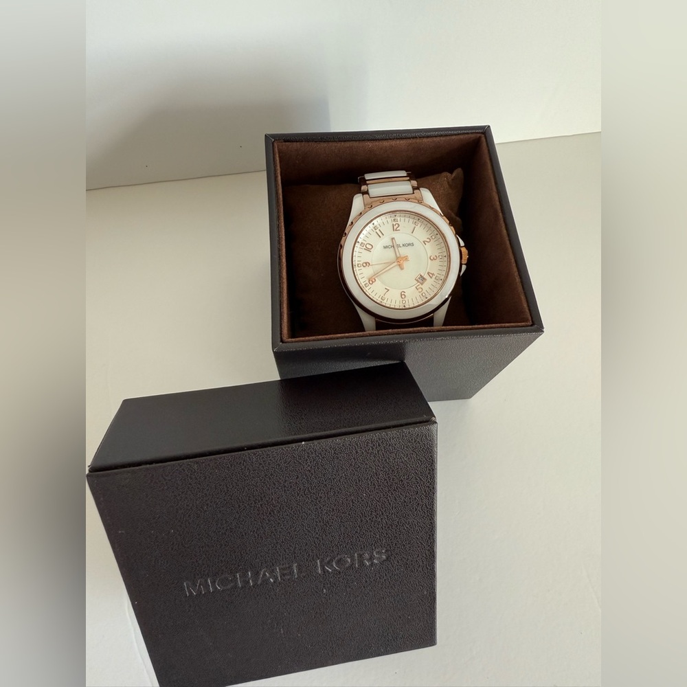 Michael KORS White / Rose Gold Watch